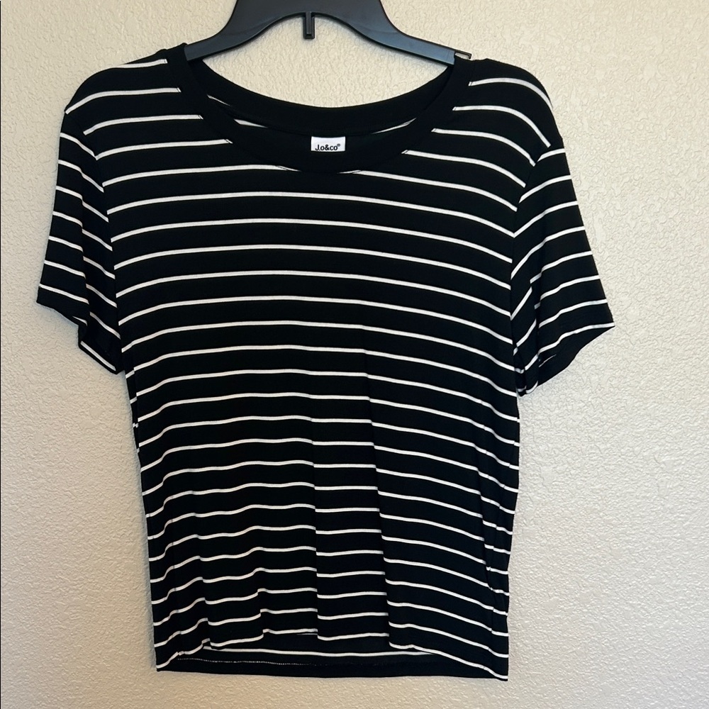Women’s Striped Black and White Short Sleeve Tee